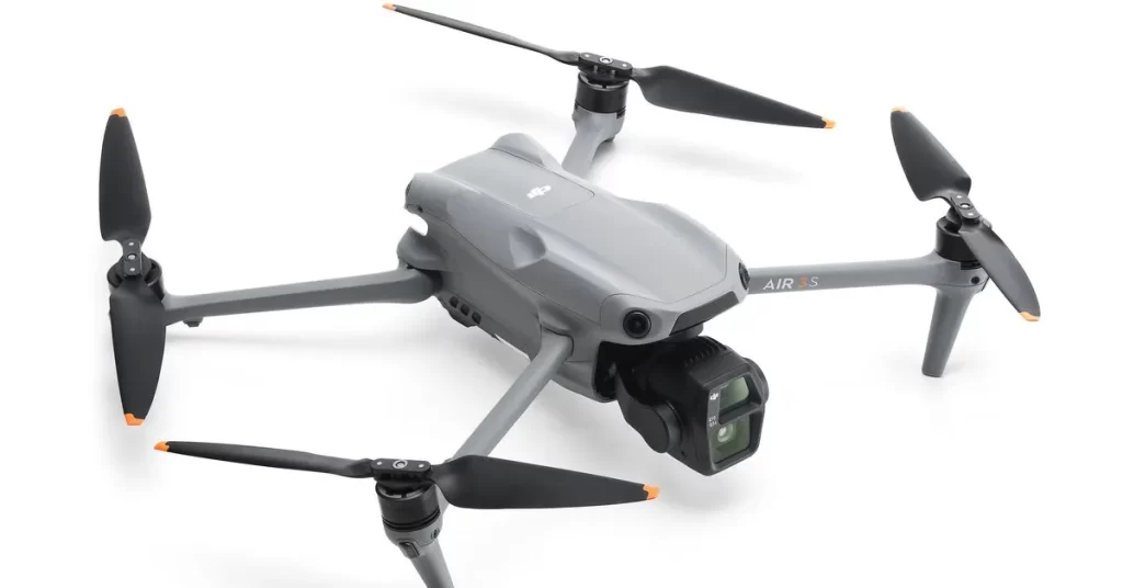 DJIの新型ドローンAir 3S、夜間撮影機能強化