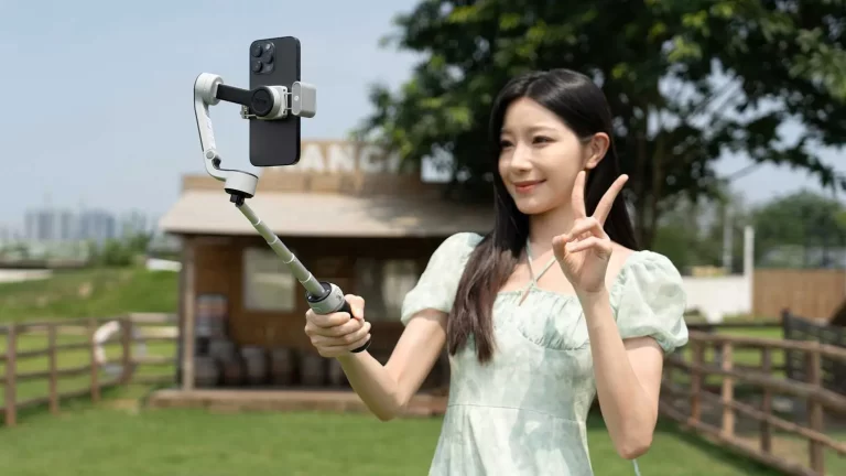 Zhiyun CQ5 スマートフォンスタビライザー:AIと音声制御を搭載