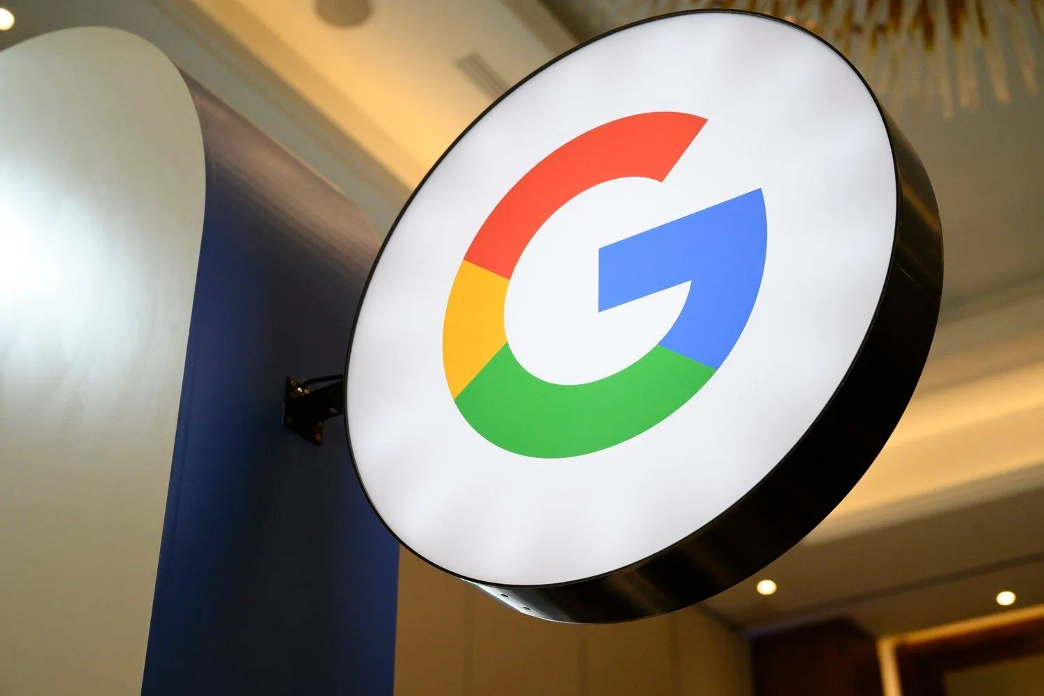 Googleの新しいAIモデルが画像から透かしを削除できる